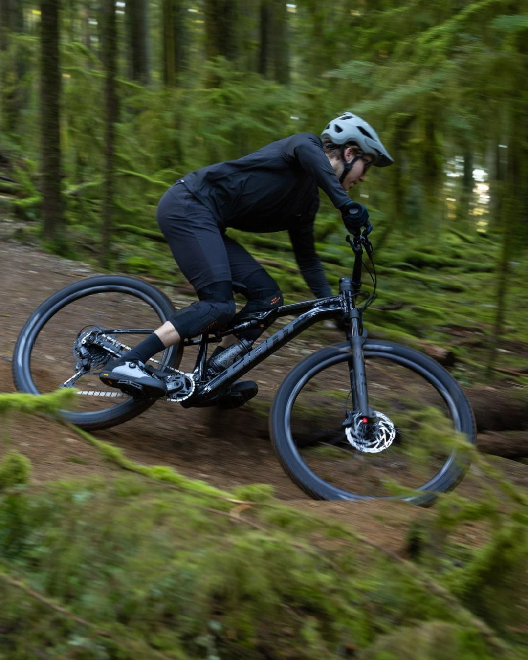 GIANT Stance 1 Fully Mountainbike im Einsatz auf Trail